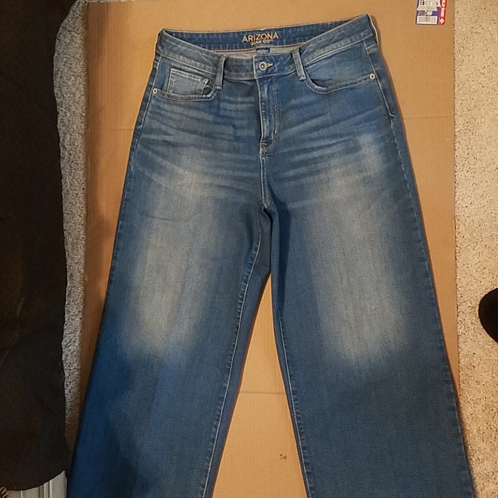 ARIZONA Boot Cut Cropped Jean size 13